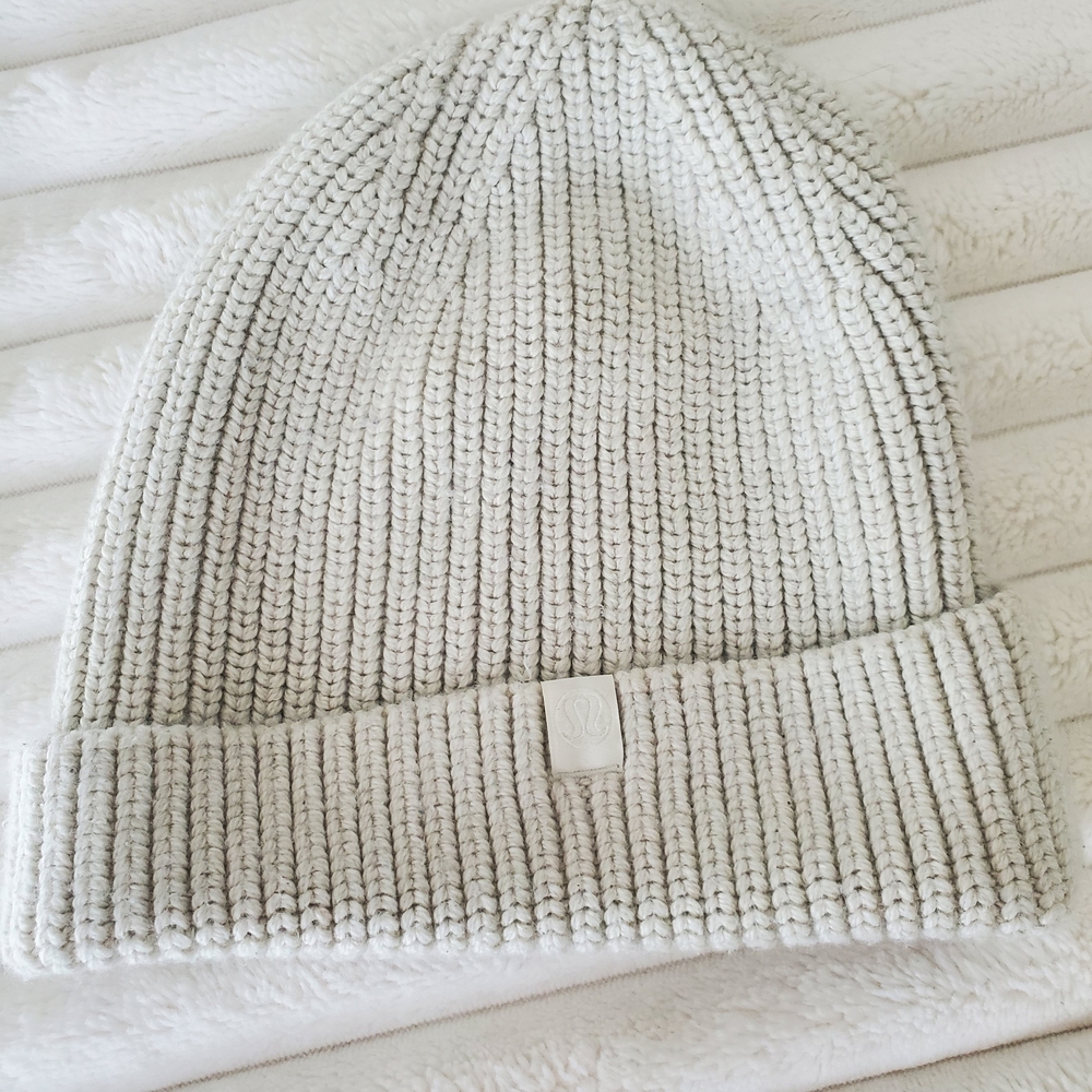 Lululemon Athletica Knit Beanie in Cream